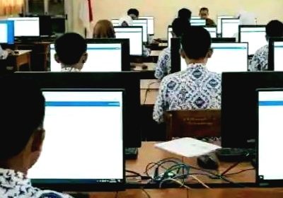 Camat Monitoring Ujian TKA Kepala SMPN1 Sukamantri Sampaikan Asprasi