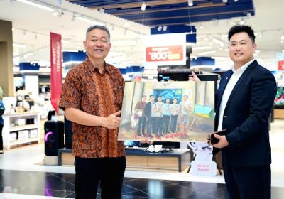 Denny Sumargo Dukung Peluncuran TCL A400 Pro, TV Premium Estetik Eksklusif di INFORMA