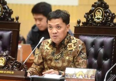 Ketua Komisi III Sebut Kapolri Tak Alergi dengan Keterbukaan