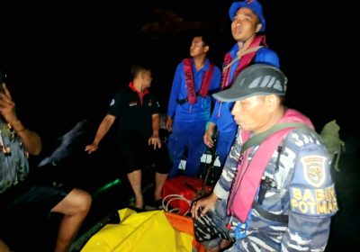 Tim Gabungan Evakuasi Pemancing Diduga Terseret Arus di Perairan Maluk