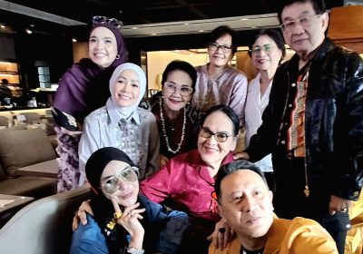 Halalbihalal New Arnas di Kemang Satukan Artis Lintas Generasi, Widyawati-Dewi Perssik Bikin Suasana Pecah