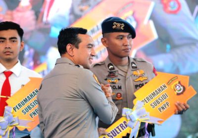 Dukung Asta Cita Presiden Polri Serahkan 378 Unit Perumahan bagi PNPP dan Masyarakat di Sultra