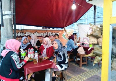 Nikmati Malam Bersama Sate Padang Rajo Roxy yang Legendaris