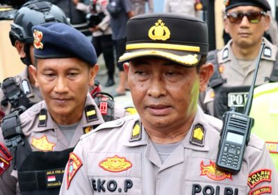 Tim Gegana Brimob Pati Periksa Paket Mencurigakan di Kudus Ternyata Berisi Sayuran