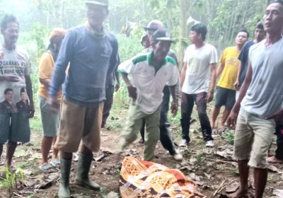 Jasman Ditemukan Meninggal di Sungai Kering Polsek Jiken Evakuasi