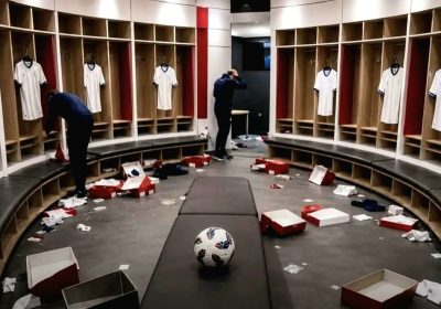 Jelang Piala Dunia Peralatan Sepatu dan Bola Inggris Dibobol Saat Dibawa ke Markas