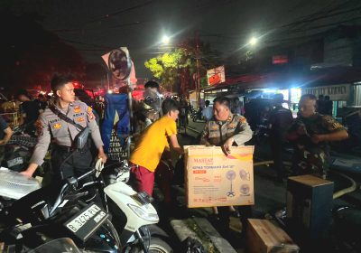 PMJ Bantu Evakuasi dan Selamatkan Barang Korban Kebakaran Pasar Jiung Kemayoran