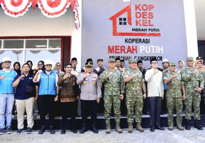 Pangdam IV/Diponegoro Dampingi Irjen TNI Tinjau KDKMP Dorong Kemandirian Ekonomi Desa