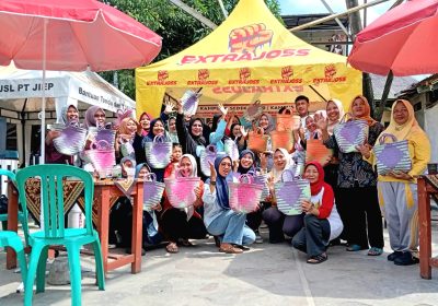 Kampus 012 Distribusikan Tabung Oksigen Gratis ke Warga Cakung Jaktim
