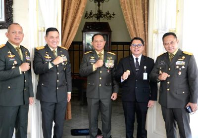 Pangdam IV/Diponegoro Dampingi Panglima TNI di Prasetya Perwira Diktukpa TNI Integratif dan Kunjungan ke Museum Bersejarah
