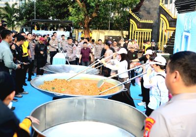 Polda Metro Sajikan 3.000 Porsi Tongseng Daging Sapi untuk Warga CFD