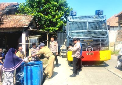 Sat Samapta Polres Jepara Salurkan 6.000 Liter Air Bersih di Kedungmalang